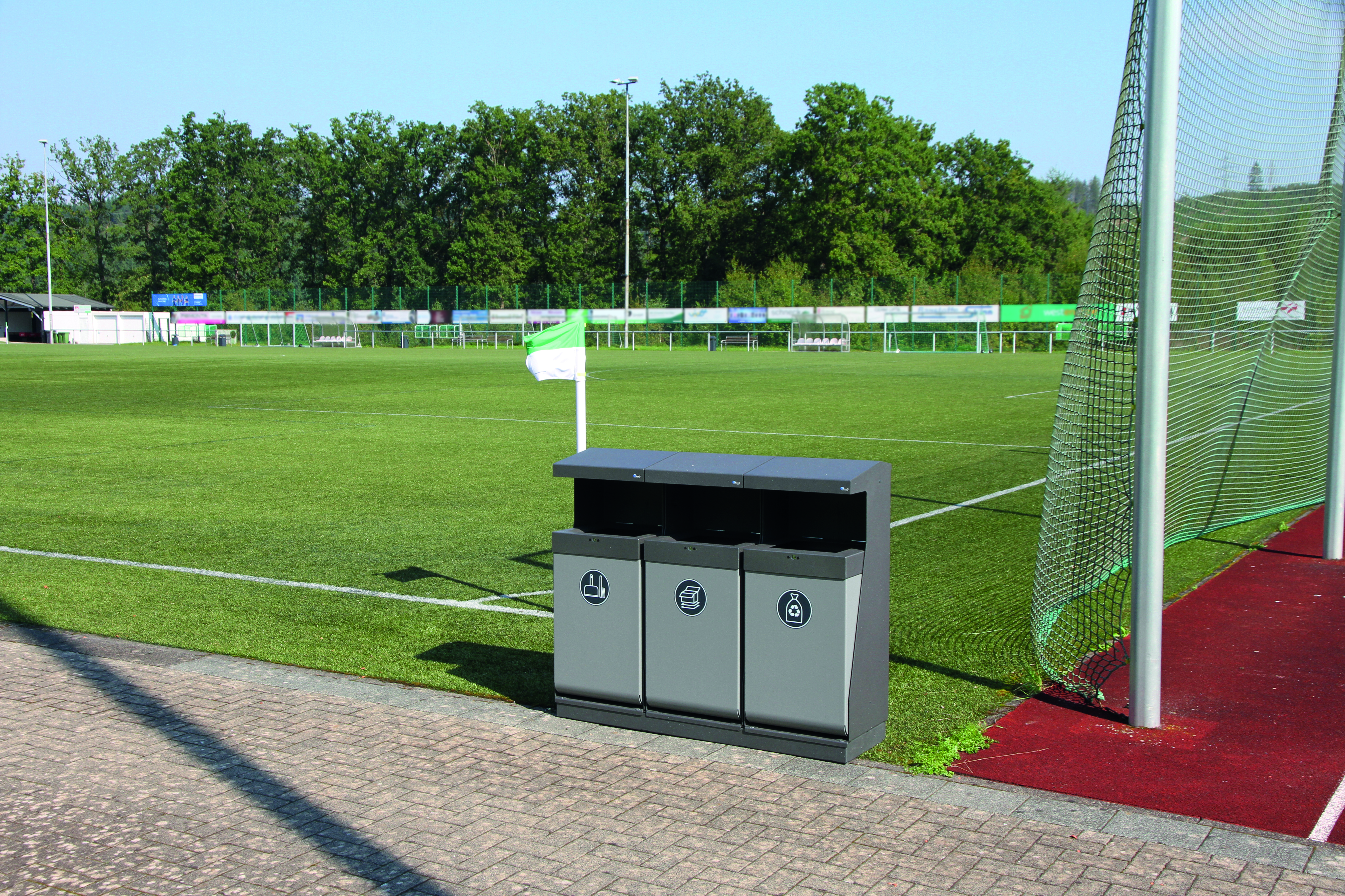 WasteVision »Ground-Cycle« - Recycling-Station mit drei Sammelbehältern