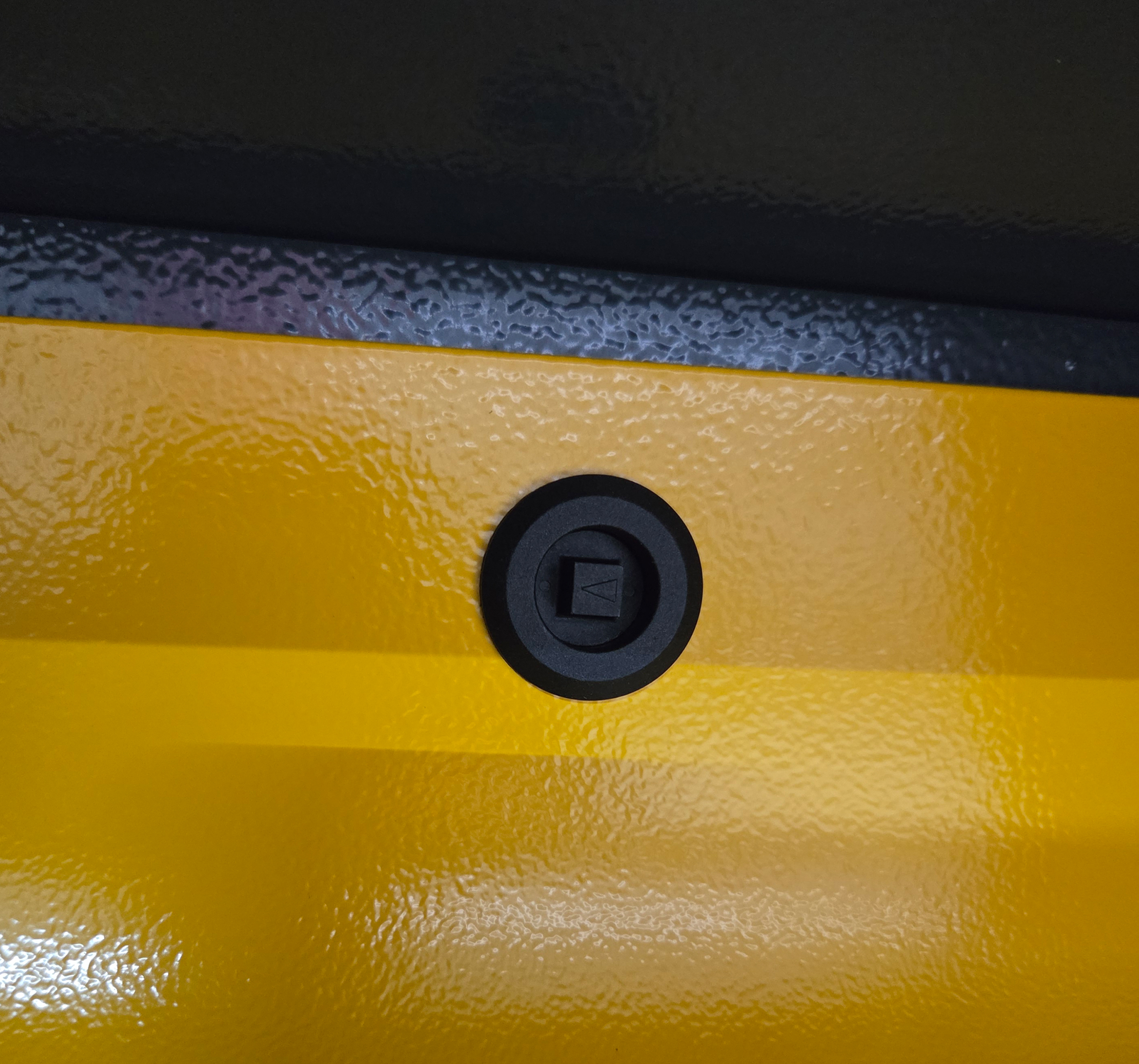 CityCore Metall-Abfallbehälter 70L für Außenbereich – wetterfest & robust